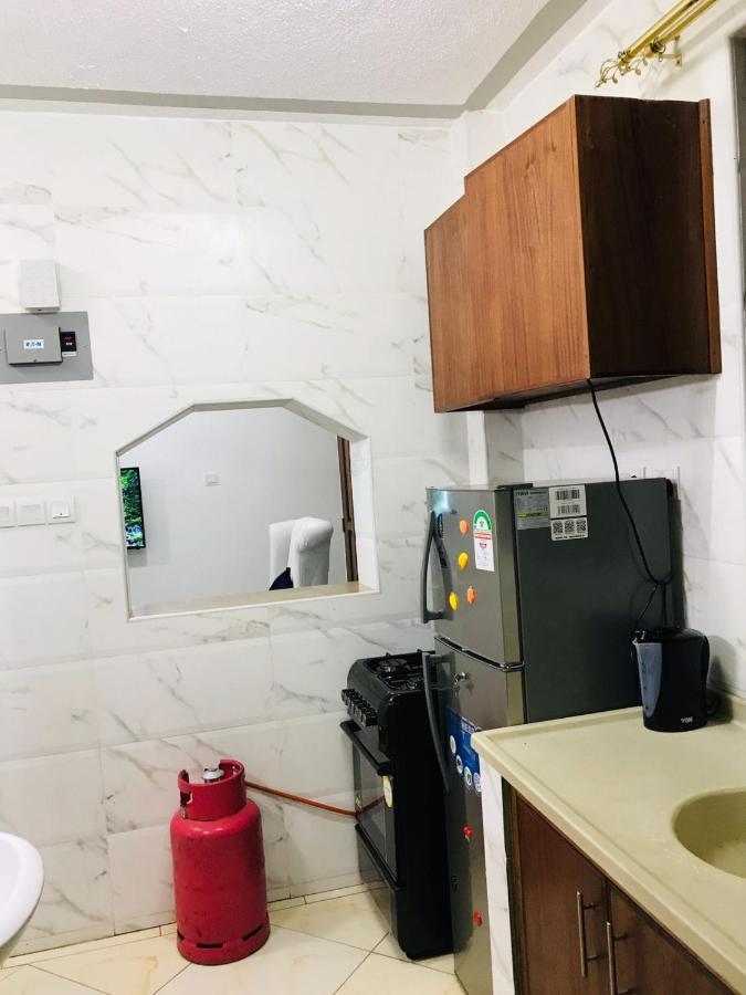 Lux Suites Bamburi Furnished Apartments Екстер'єр фото