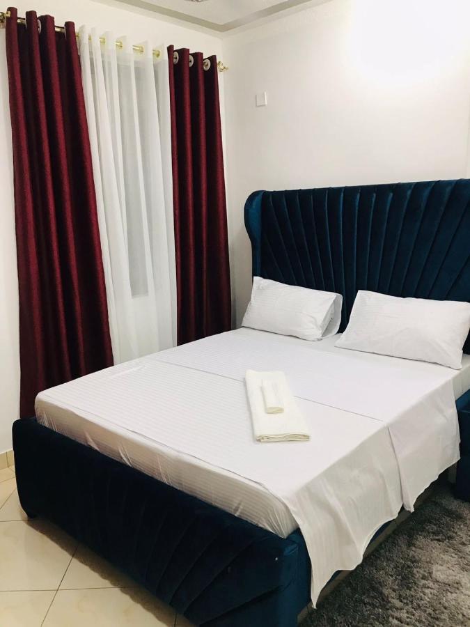 Lux Suites Bamburi Furnished Apartments Екстер'єр фото