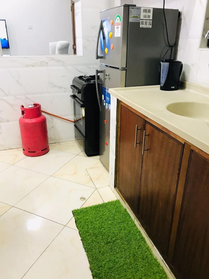 Lux Suites Bamburi Furnished Apartments Екстер'єр фото