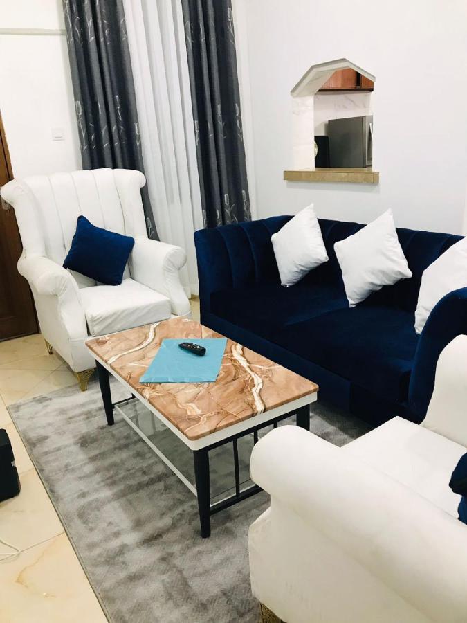 Lux Suites Bamburi Furnished Apartments Екстер'єр фото