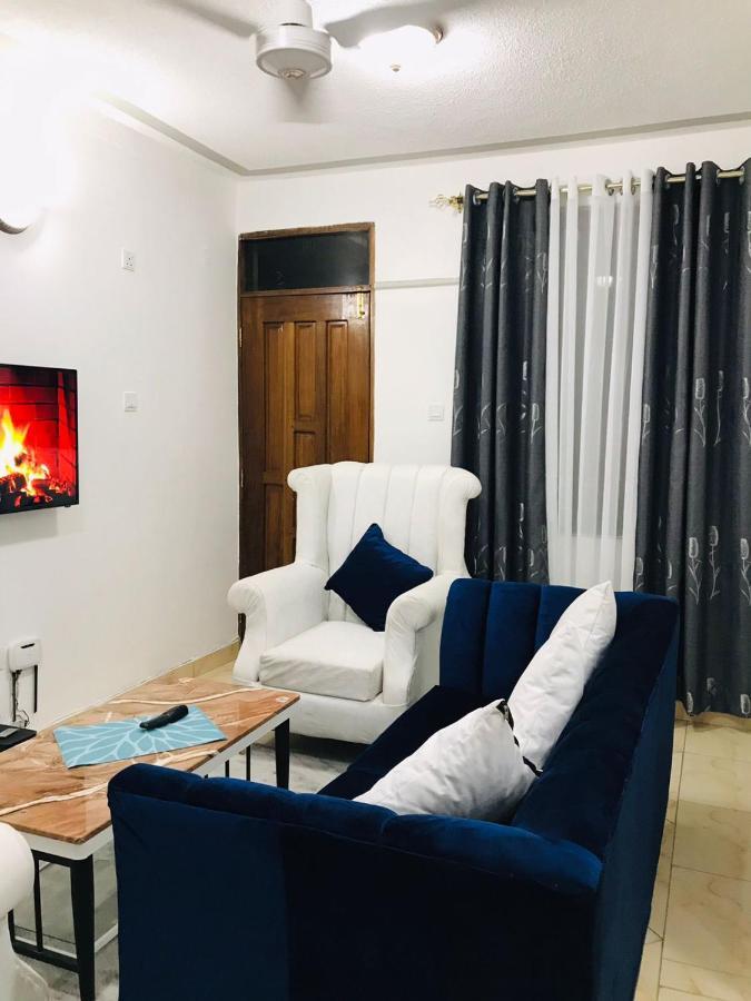 Lux Suites Bamburi Furnished Apartments Екстер'єр фото