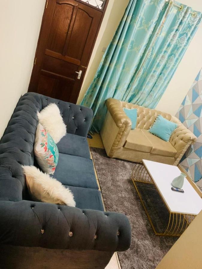 Lux Suites Bamburi Furnished Apartments Екстер'єр фото