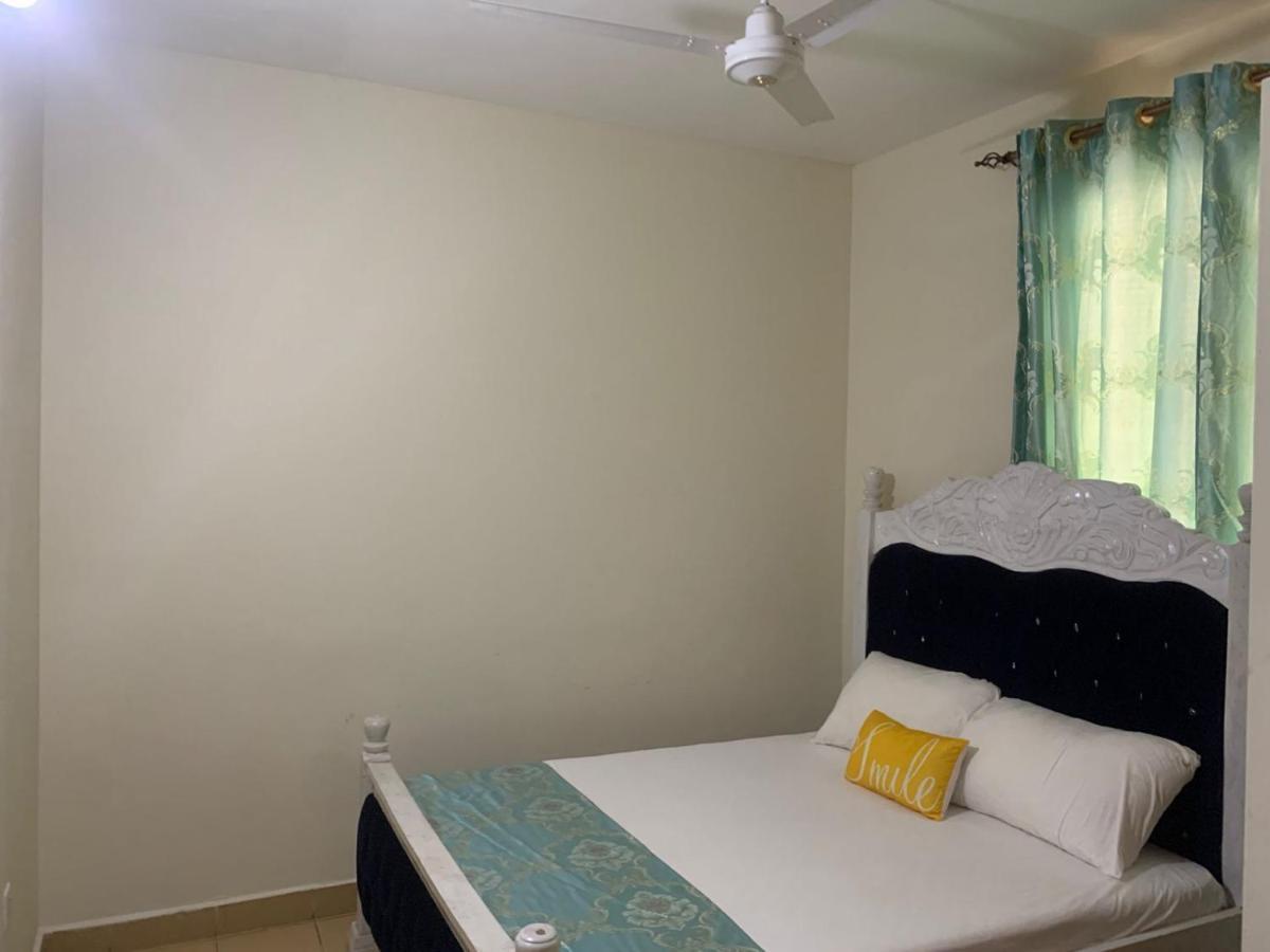 Lux Suites Bamburi Furnished Apartments Екстер'єр фото