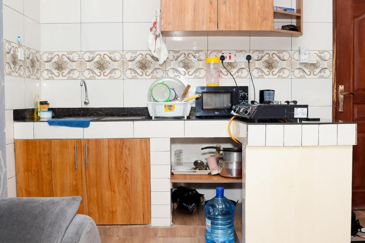 Lux Suites Bamburi Furnished Apartments Екстер'єр фото
