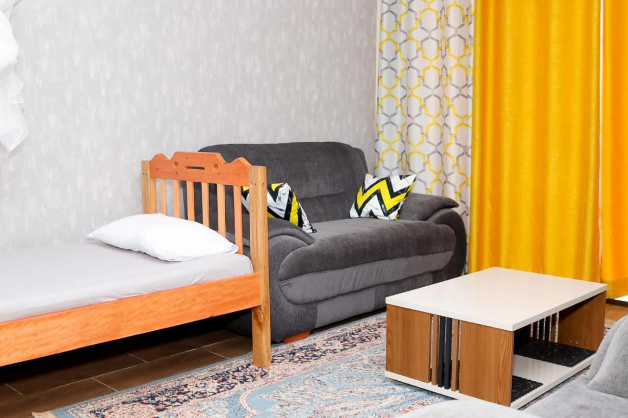 Lux Suites Bamburi Furnished Apartments Екстер'єр фото