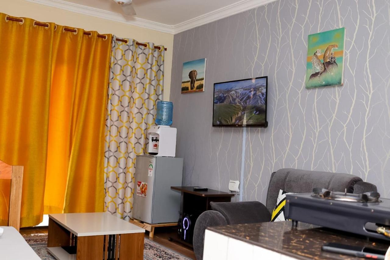 Lux Suites Bamburi Furnished Apartments Екстер'єр фото