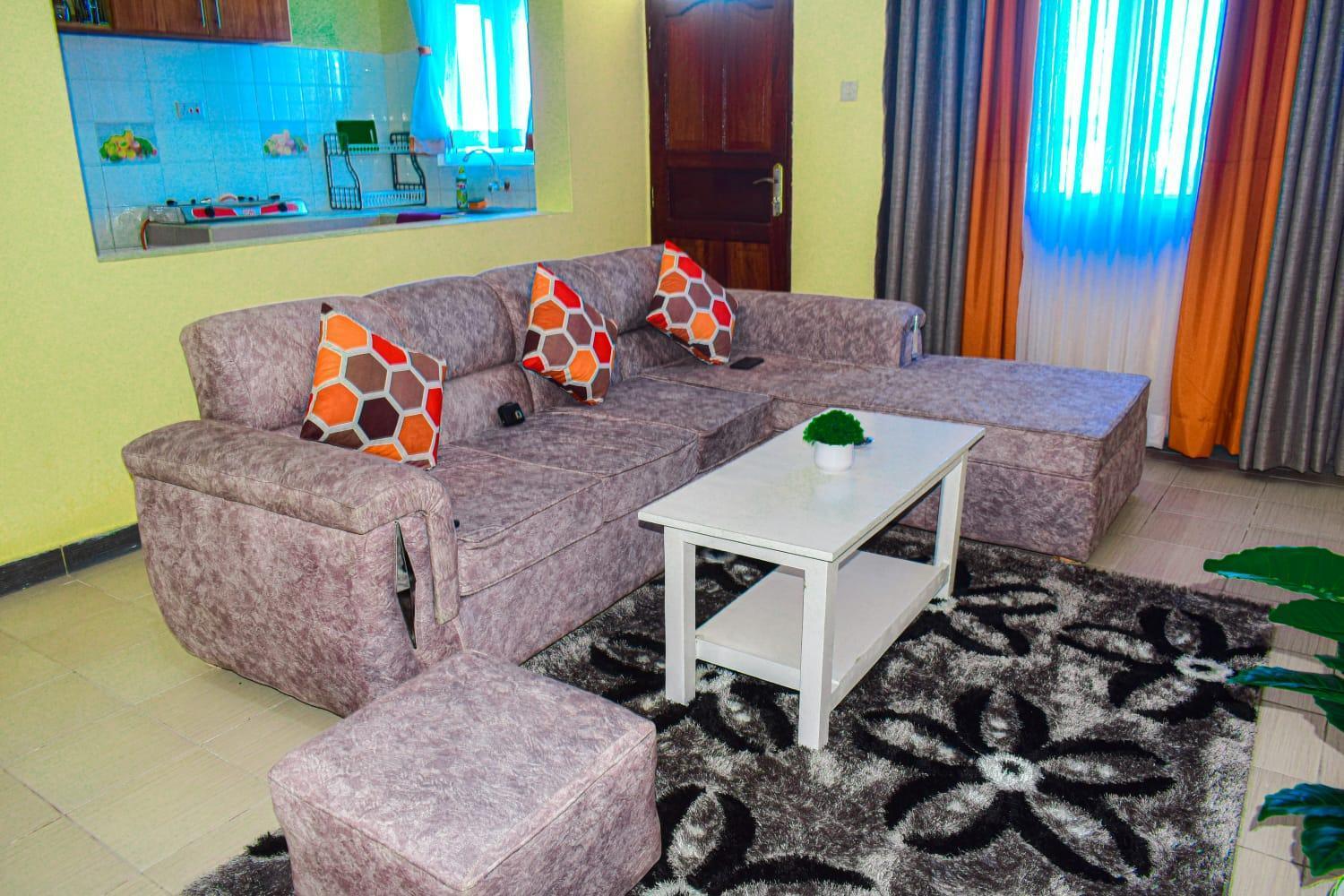 Lux Suites Bamburi Furnished Apartments Екстер'єр фото
